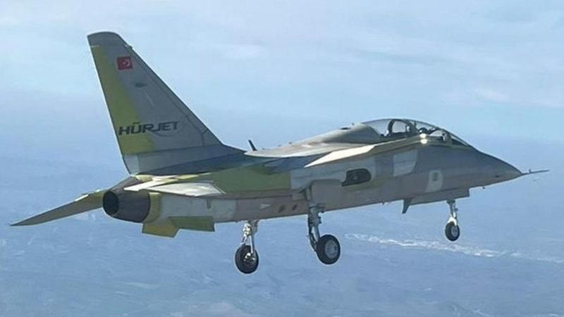 Yerli Jet Uçağı Hürjet, İlk Uçuşunu Başarıyla Gerçekleştirdi [Video]