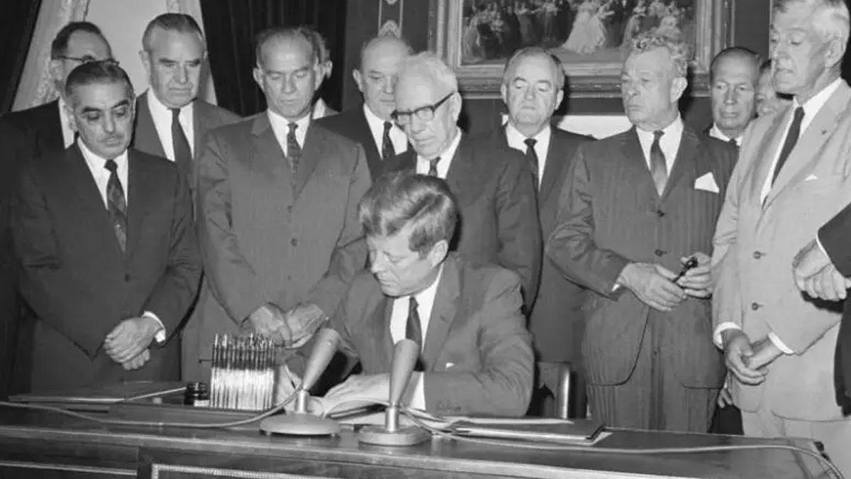 Sadece Bir Kez Gerçekleşen ve Etkileri Nedeniyle Bir Daha Tekrarlanmayan Uzayda Nükleer Bomba Denemesi: Fishbowl Operasyonu