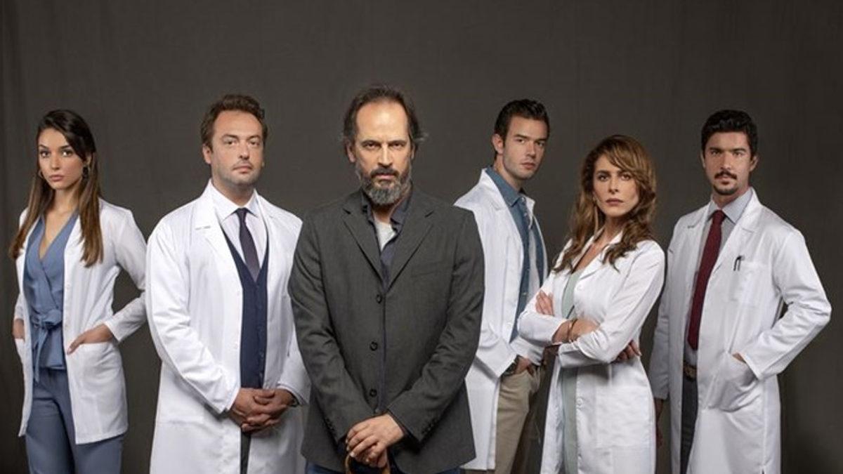 Farklı Farklı Rollerde Hayranlıkla İzlediğimiz Okan Yalabık’ın Yer Aldığı 11 Yapım