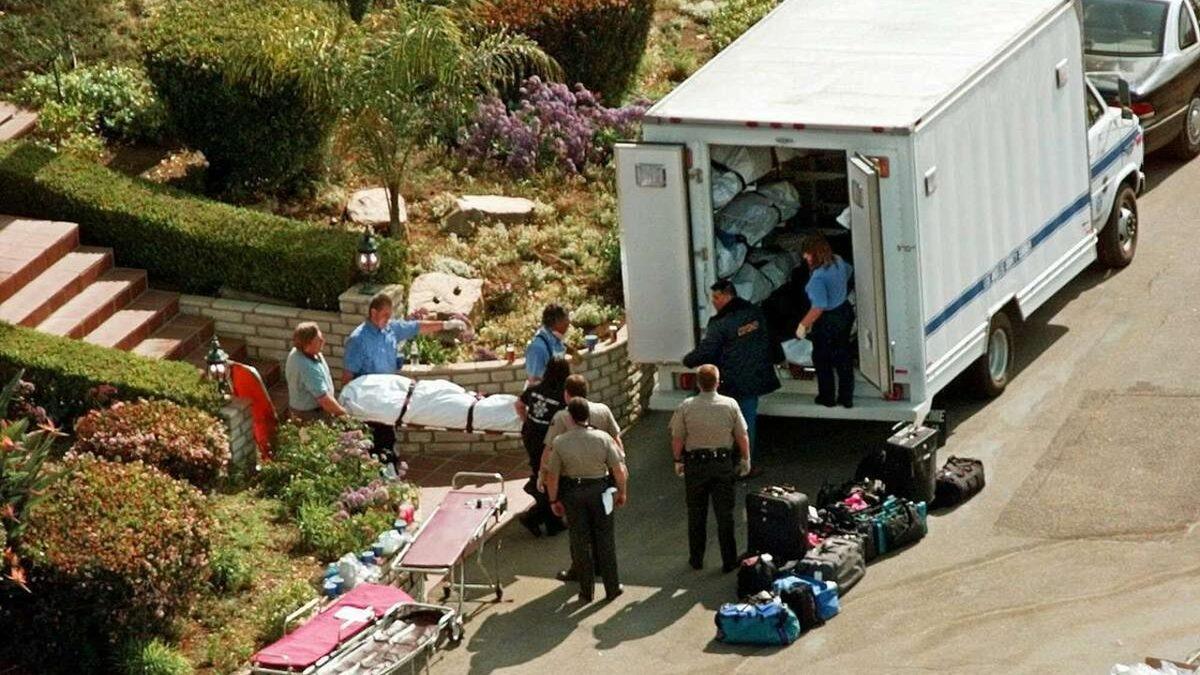 Nike Ayakkabı Giyen 39 Kişinin Toplu Bir Şekilde İntihar Ettiği Tüyler Ürpertici Heaven’s Gate Olayı