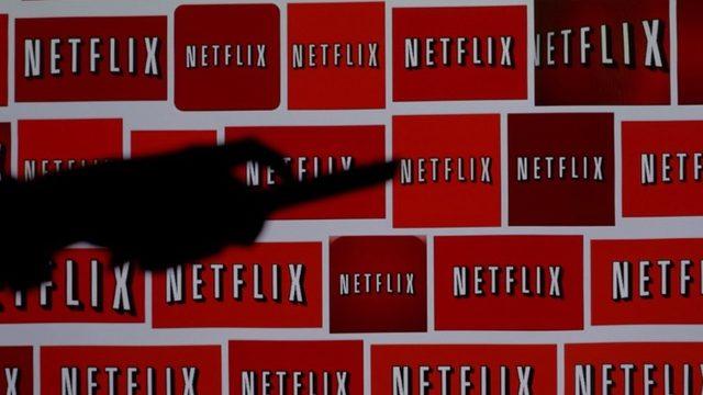 Netflix’in Dizi ve Filmlerin Üzerine Gelindiğinde Fragmanı Oynatmasının Altında Yatan Psikolojik Neden: Tembellikten Kaçınma