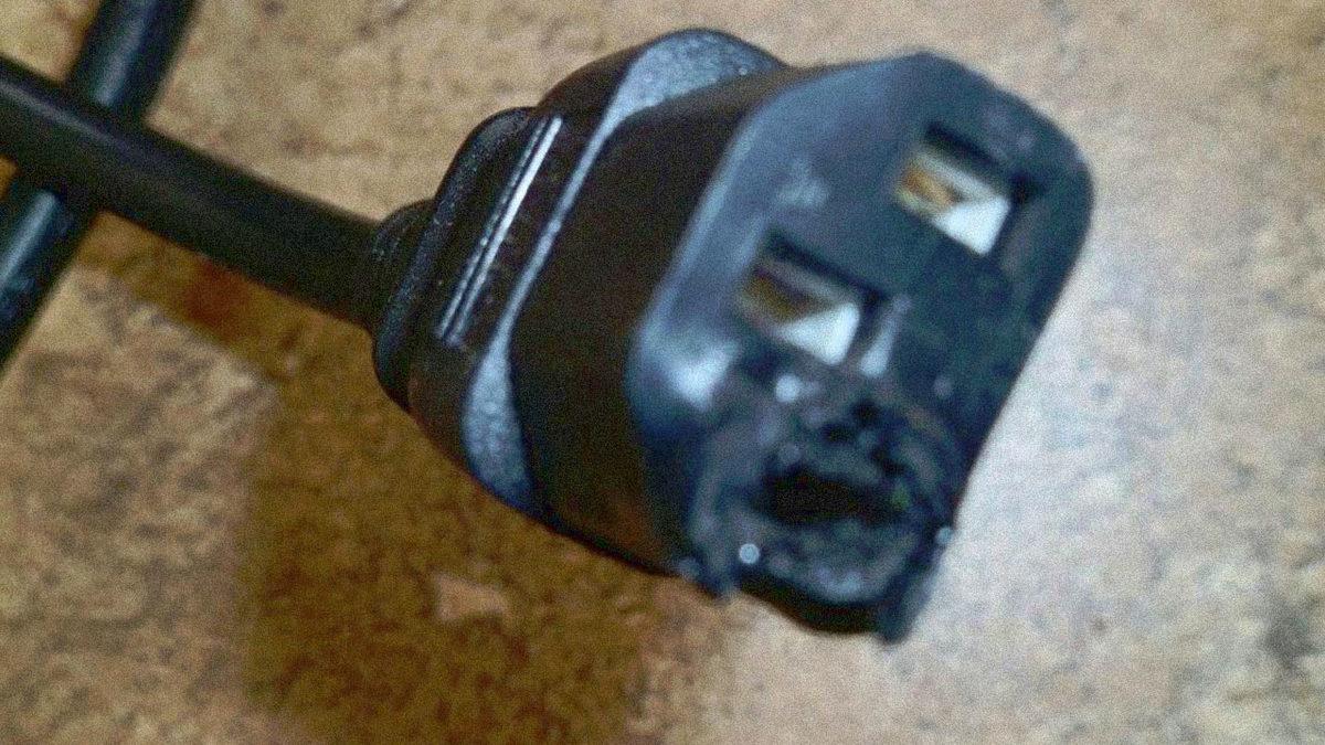 Üçlü Prizin Üstüne Bir Üçlü Priz Daha Takmak Gerçekten Sandığımız Kadar Tehlikeli mi?