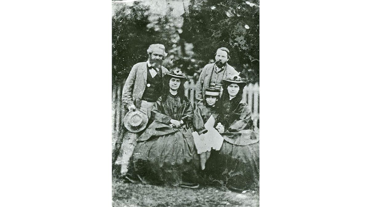 Çocukken Yahudi Olduğu İçin Ayrımcılığa Uğrayan Karl Marx’ın ’Din Toplumların Afyonudur’ Diyecek Noktaya Geldiği Hayat Hikayesi