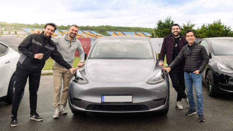 Tesla, Türkiye’deki İlk Teslimatlarını Gerçekleştirdi