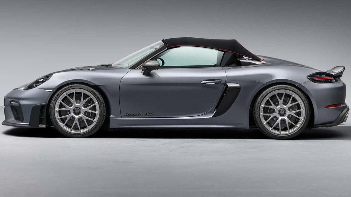 Adeta Oyuncak Araba Gibi Görünen 2024 Porsche 718 Spyder RS Tanıtıldı