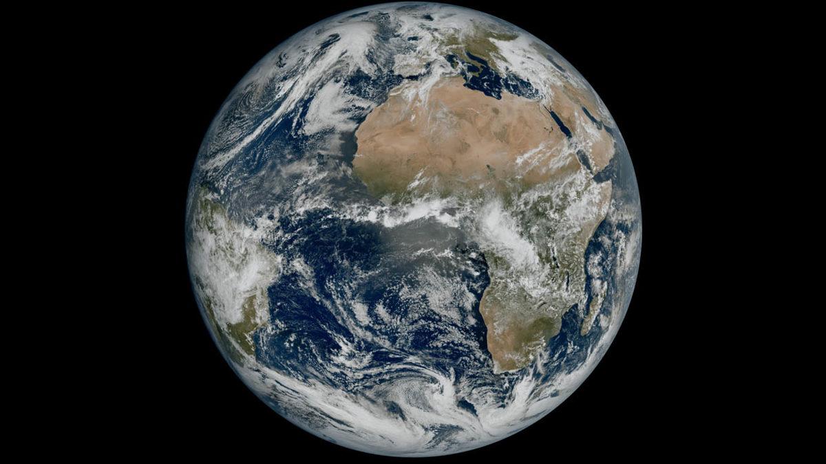 Bugüne Kadarki En Güçlü Hava Gözlem Uydusu, Dünya’nın Tamamının Gözüktüğü İlk Fotoğrafını Paylaştı