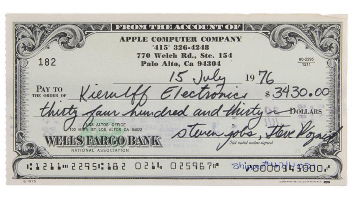 Steve Jobs İmzalı Bir Çek, Açık Artırmada Dudak Uçuklatan Fiyata Satıldı