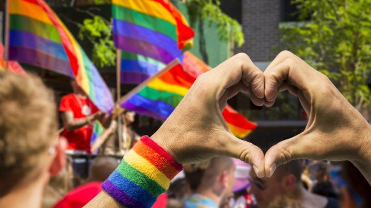 Cinsel İçerikli Kaseti Çıkan Bir Politikacının Özel Hayatı Neden İnsanları Bu Kadar Etkiliyor?