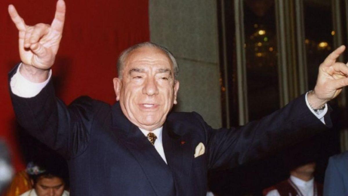 Geçmişten Günümüze Siyasetçilerin Kullandığı ve Kendileriyle Özdeşleşen İkonik El Hareketleri