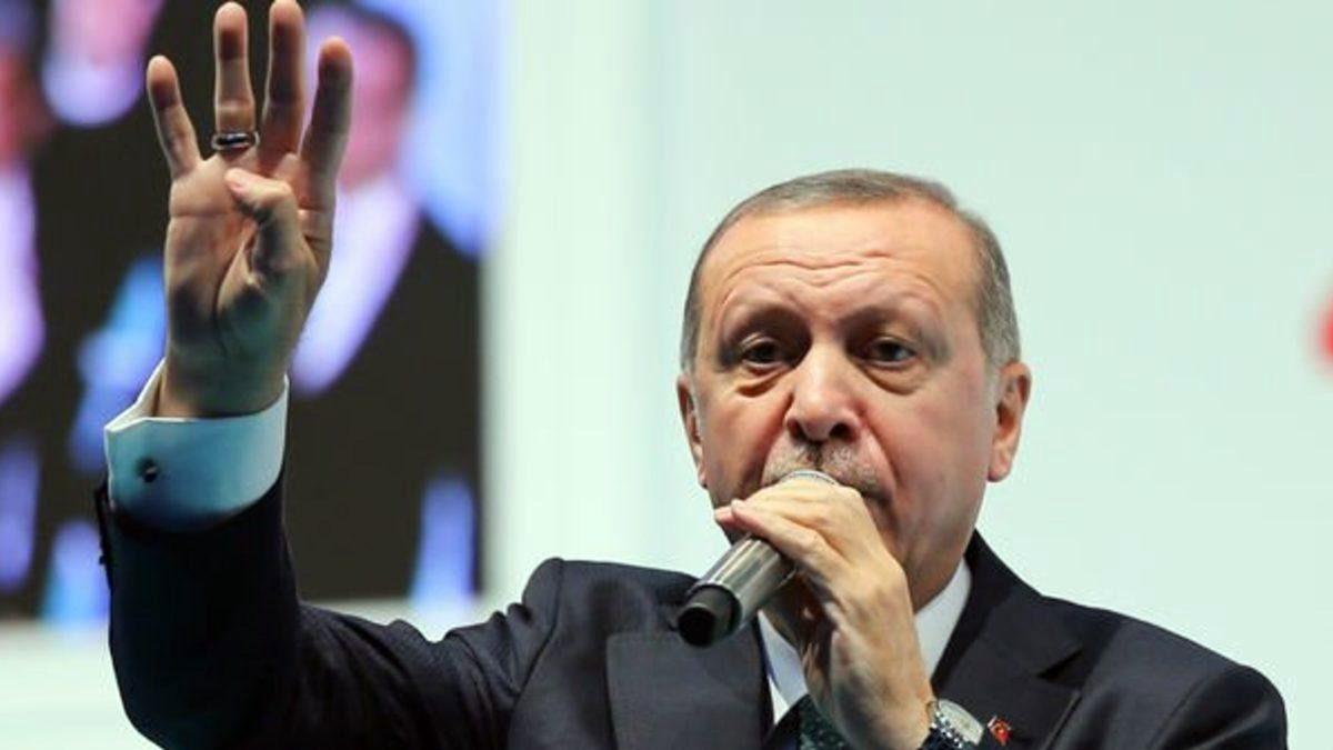 Geçmişten Günümüze Siyasetçilerin Kullandığı ve Kendileriyle Özdeşleşen İkonik El Hareketleri