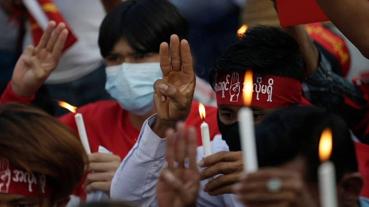 Geçmişten Günümüze Siyasetçilerin Kullandığı ve Kendileriyle Özdeşleşen İkonik El Hareketleri