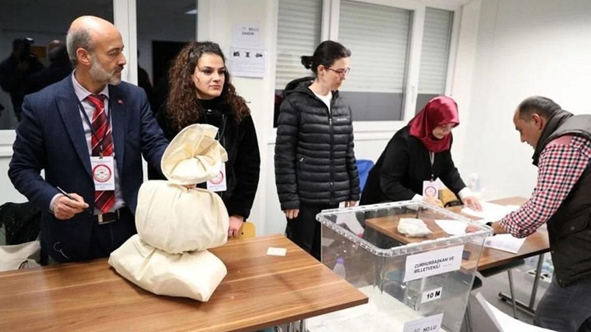 Seçimlerde Nasıl Sandık Kurulu Üyesi veya Müşahit Olunur?