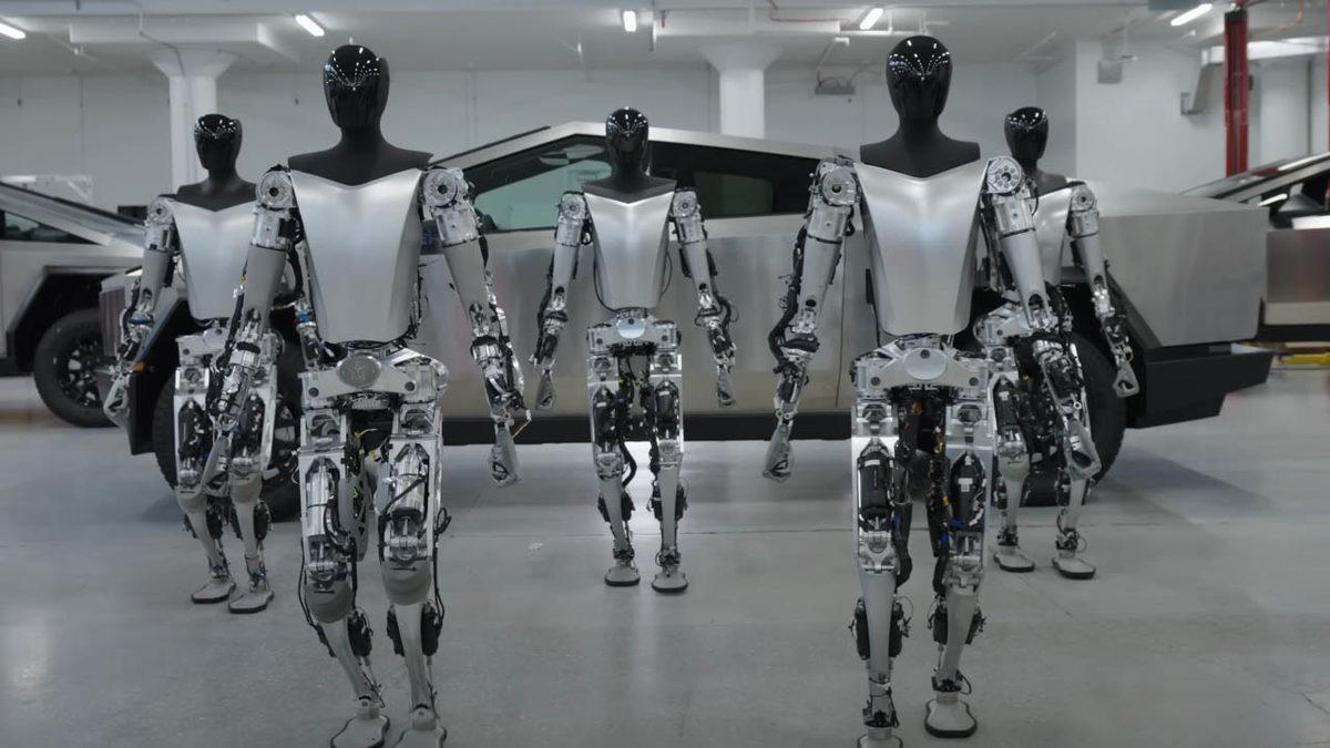 Tesla, İnsansı Robotunun Son Halini Paylaştı: Artık Kendi Başına Yürüyüp, Nesneleri Tutabiliyor [Video]