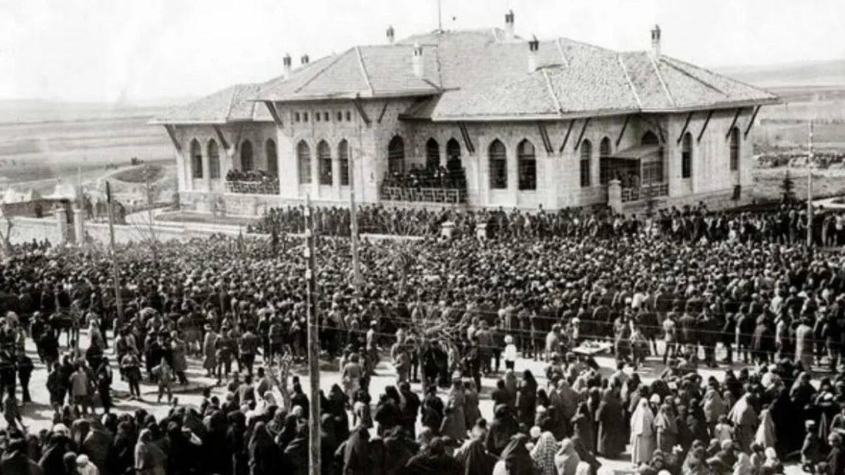 Her Adımı Ders Niteliğinde: Atatürk’ün de Aday Olduğu Türkiye’nin İlk Genel Seçimlerinde Neler Yaşanmıştı?