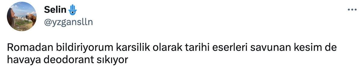 İklim Aktivistlerinden Yeni Örnek(!) Davranış: Fosil Yakıta Karşı Tarihi Çeşmeden Akan Suyu Siyaha Boyadılar!