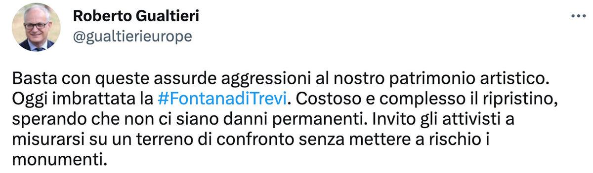 İklim Aktivistlerinden Yeni Örnek(!) Davranış: Fosil Yakıta Karşı Tarihi Çeşmeden Akan Suyu Siyaha Boyadılar!