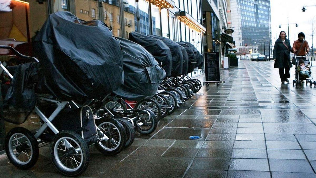 Danimarka ve İzlanda Gibi Kuzey Avrupa Ülkelerinde Ebeveynler Soğuklara Aldırmadan Bebeklerini Neden Sokakta Bir Başlarına Uyutuyorlar?