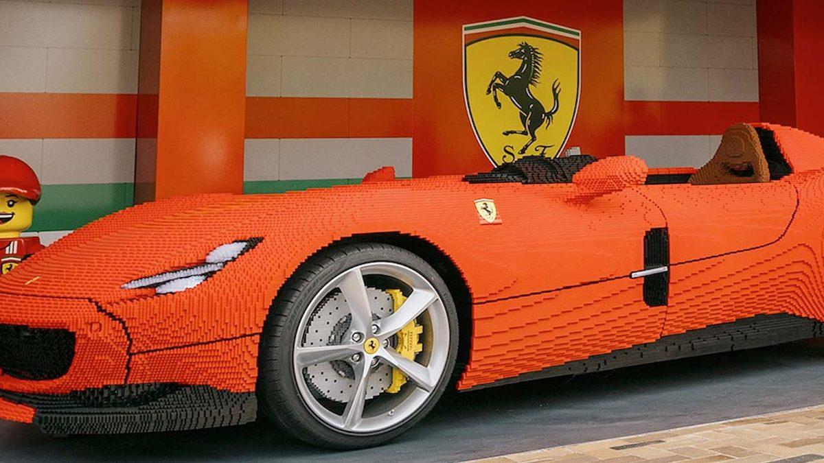 Ferrari’nin Sanat Eseri Arabası Monza SP1, 383 Bin LEGO Parçasıyla Bire Bir İnşa Edildi [Video]