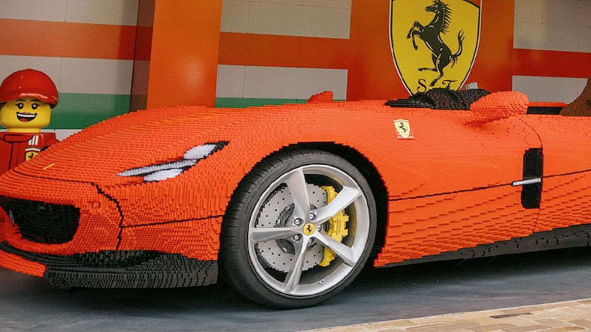 Ferrari’nin Sanat Eseri Arabası Monza SP1, 383 Bin LEGO Parçasıyla Bire Bir İnşa Edildi [Video]