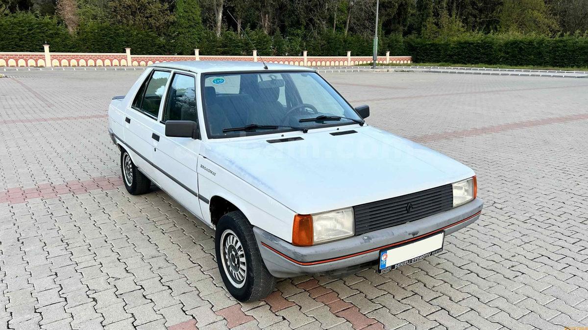 Adeta Bu Araba Modellerinin İçinde Dinlensin Diye Bestelenmiş 14 Şarkı