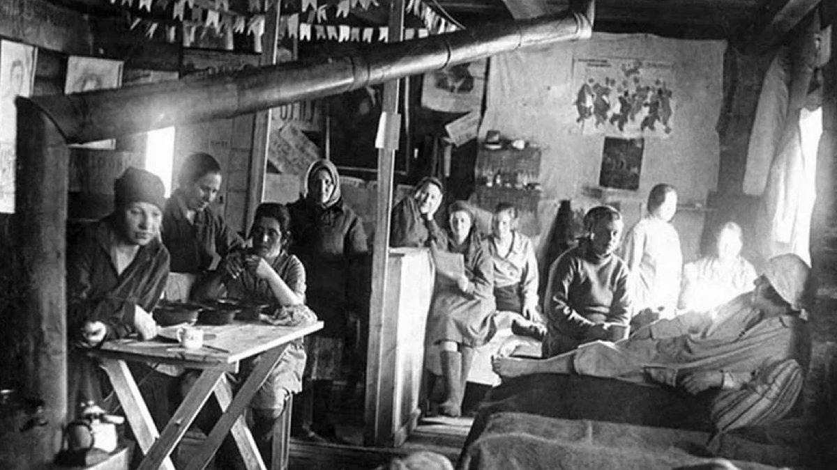 Sovyet Diktatörlüğünde Muhaliflerin Tutuklanıp Gönderildiği 