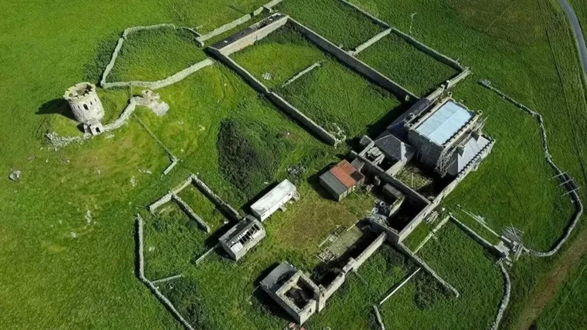 İskoçya’da Şato, 30 Bin Sterline Satışa Çıktı: Alanın Biraz Masraf Yapması Gerekecek Tabii…