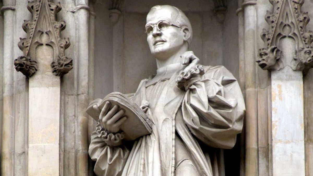 Toplumdaki Aptal İnsanların Yarattığı Tehlikeyi Küçümsüyor Olabilir miyiz? Düzelmeleri İçin Çaba Sarf Etmek Boşa Kürek Çekmek mi?