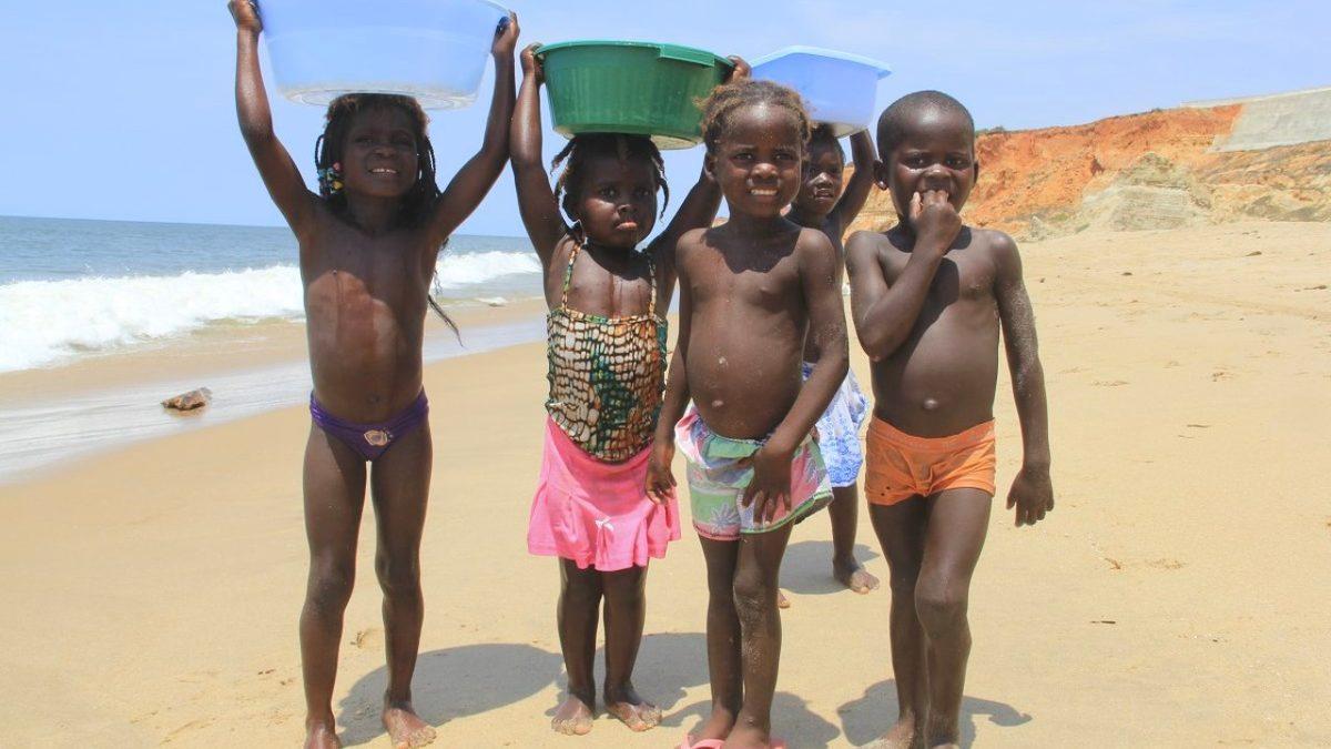 Bu İşte Bir Terslik Var! Açlık Çeken Çocukların Karınları Neden Davul Gibi Şişkindir?