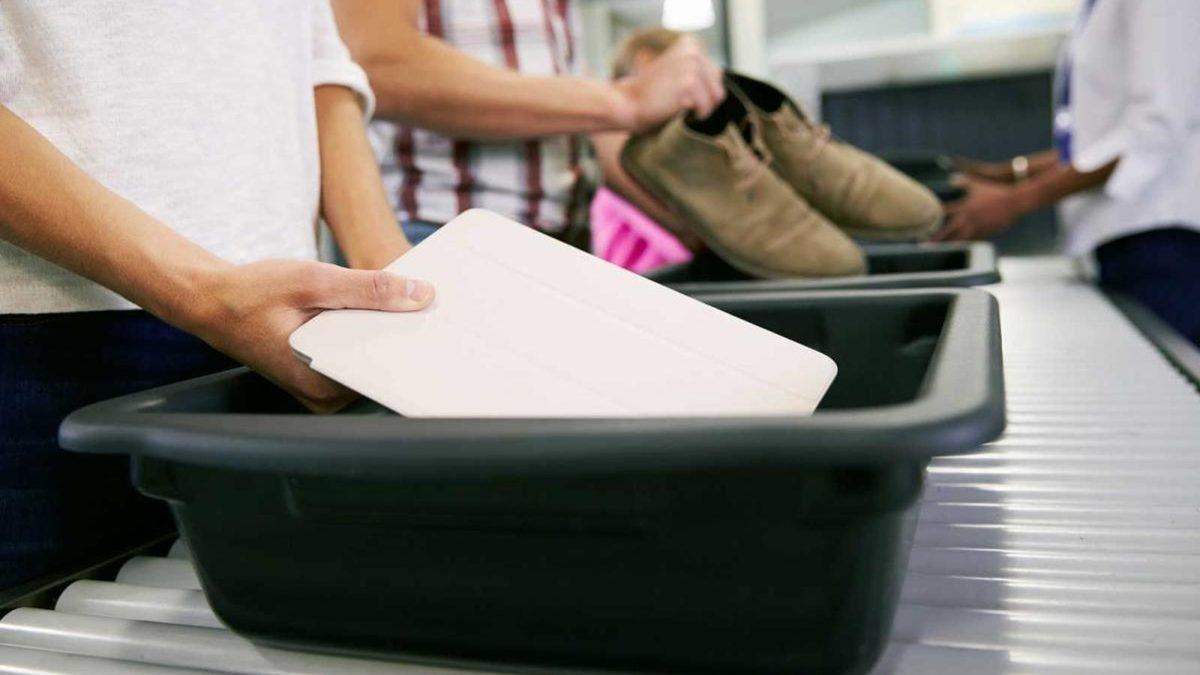 X-Ray’den Geçerken Neden Telefon, Bilgisayar Gibi Cihazlarımızı Çıkarmamız İstenir?