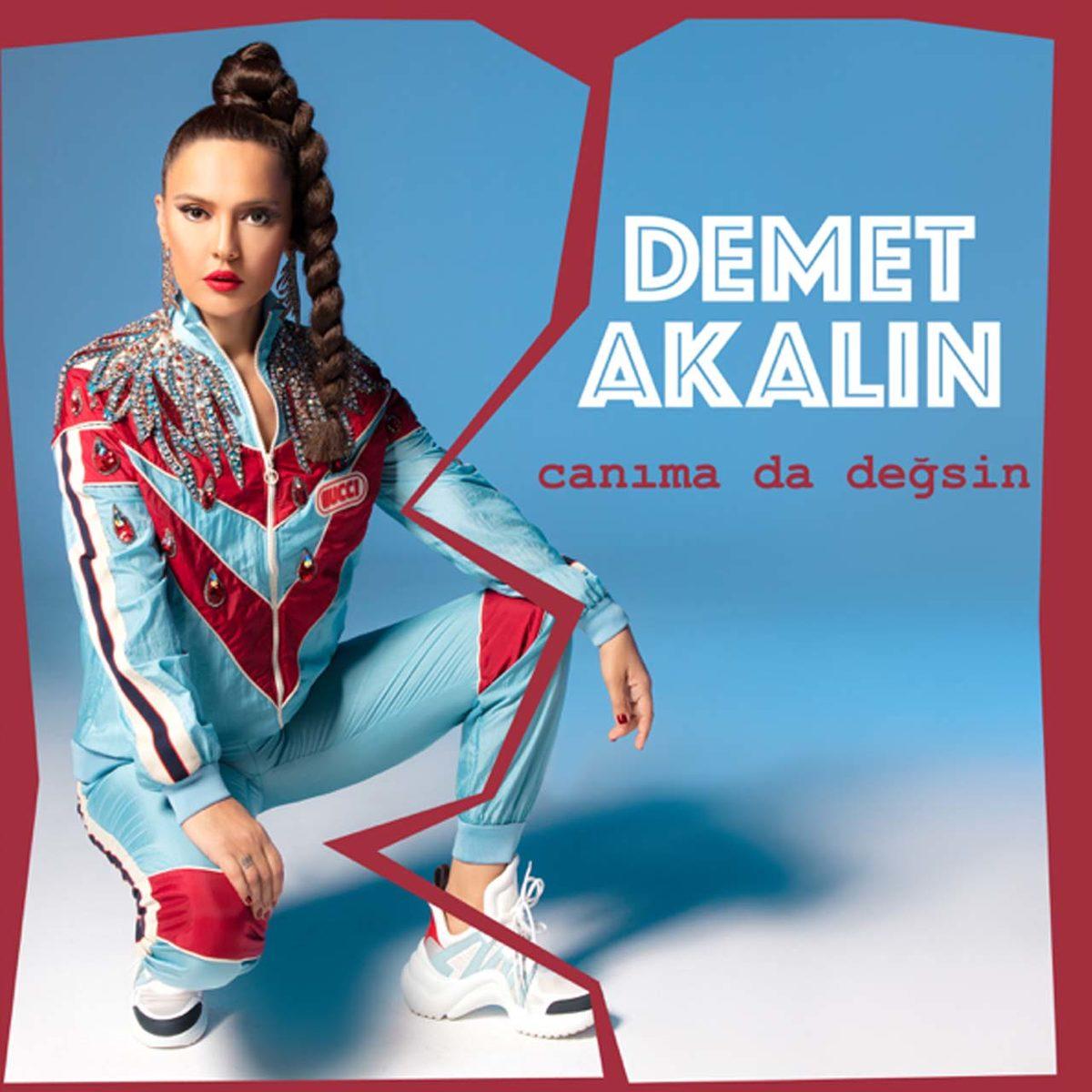 Türk Sanatçıların Birbirinden Absürt Albüm Kapaklarını Photoshop’un Yapay Zekâ Aracıyla Yeniden Tasarladık!