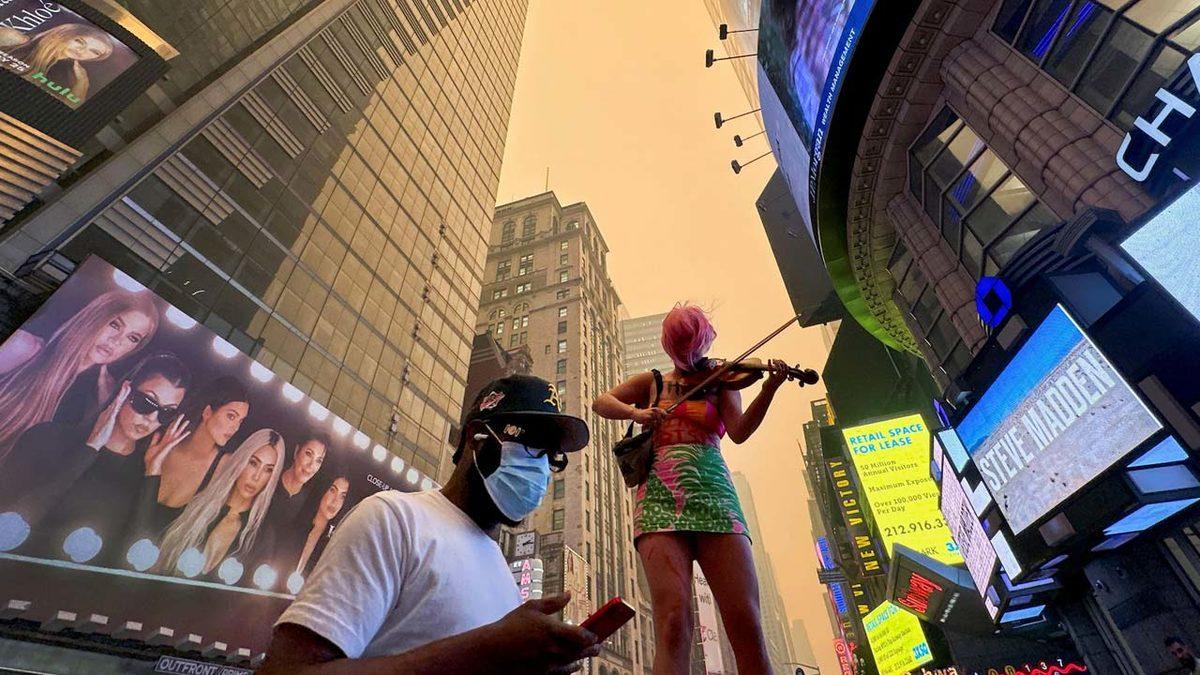 New York, Distopik Filmlere Döndü! Gökyüzü Yangın Nedeniyle Turuncuya Büründü