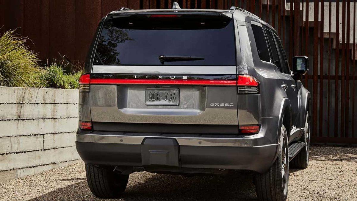 Lexus, İkisi de Birbirinden Kalıplı Yeni SUV’ları 