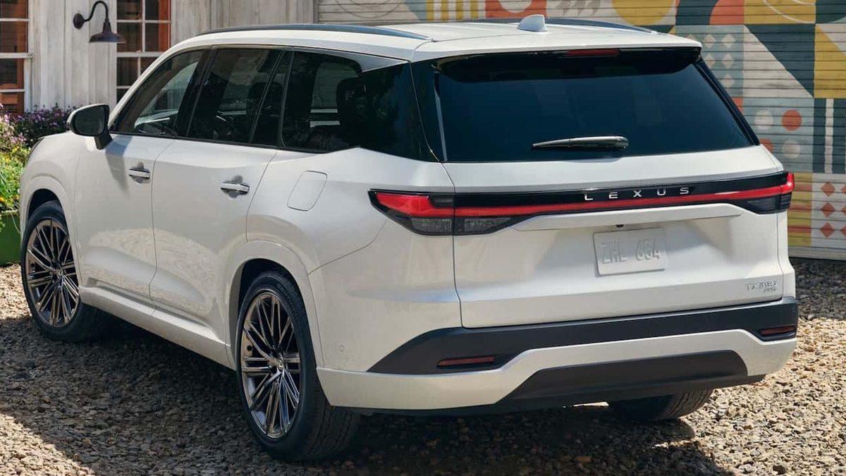 Lexus, İkisi de Birbirinden Kalıplı Yeni SUV’ları 