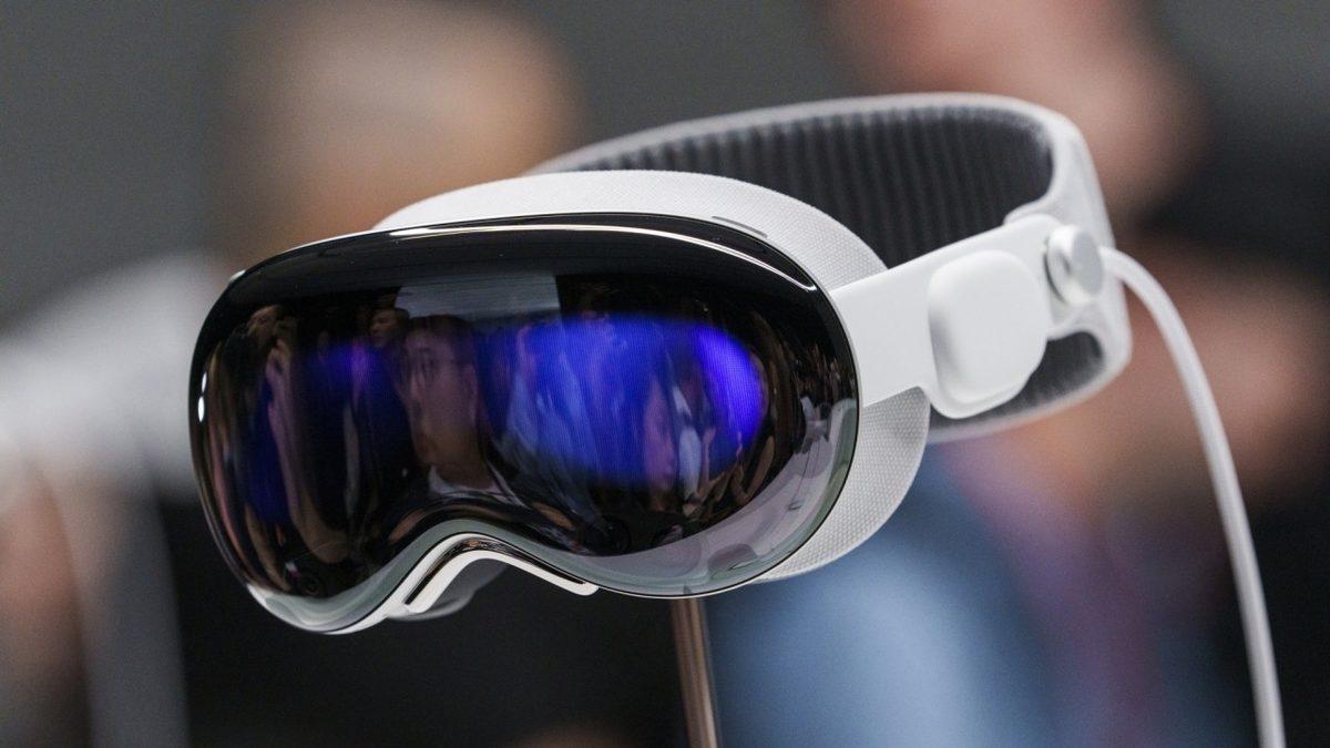 Apple, ’Ucuz’ Artırılmış Gerçeklik Gözlüğü Geliştiriyor (Kime Göre Ucuz, Neye Göre Ucuz)