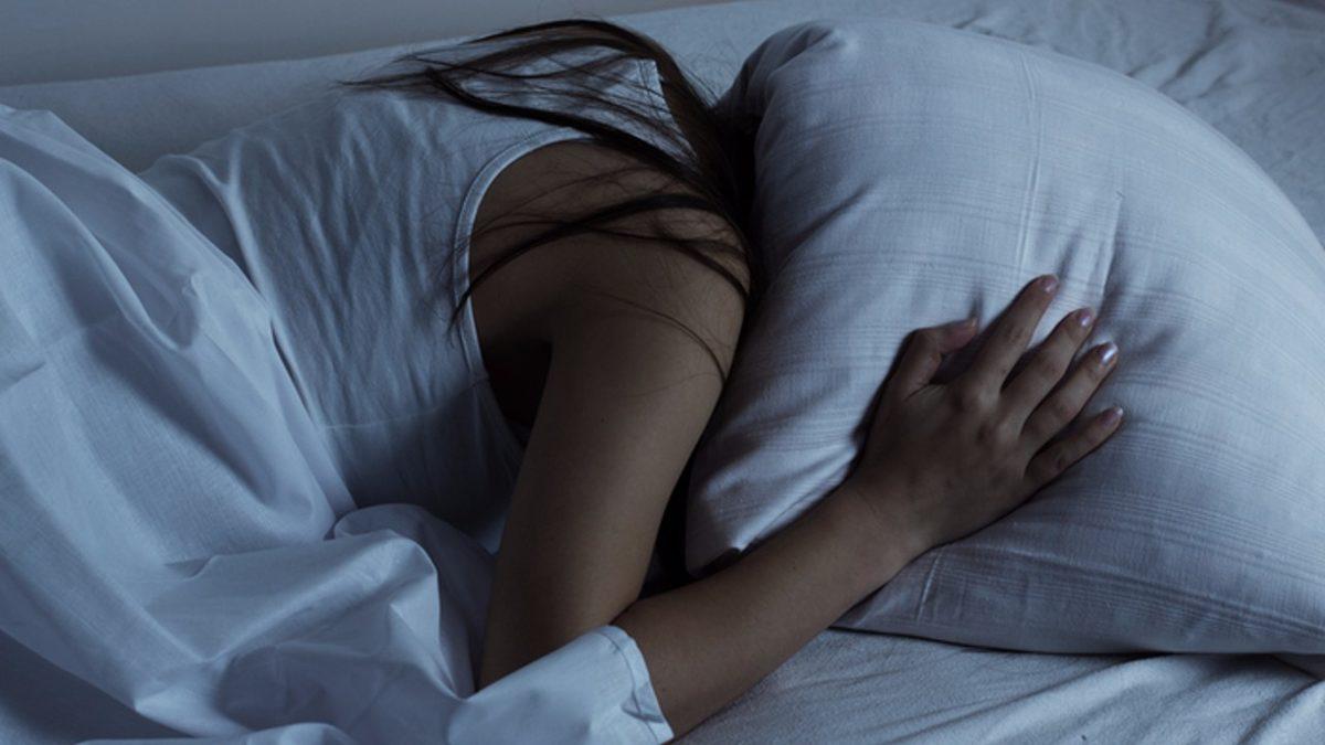 Size Zarar Veren Sevgililerden Uzak Duramıyorsanız Psikolojideki “Travma Canlandırması”na Sahip Olabilirsiniz!