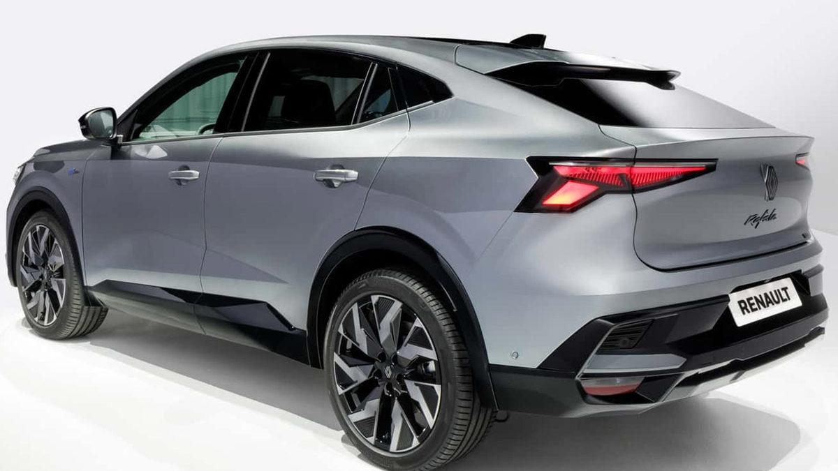 Peugeot 408’in Kayıp Kardeşi Gibi Görünen Renault Rafale’nin Türkiye Fiyatı Açıklandı