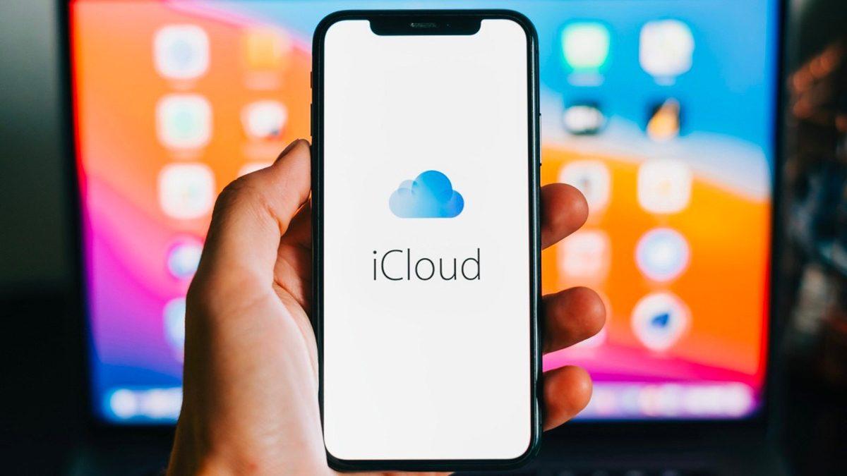 Apple Store’larda MacBook Ekranlarının Daima 76 Derecelik Açıyla Durmasının Buram Buram Taktik İçeren Sebebi