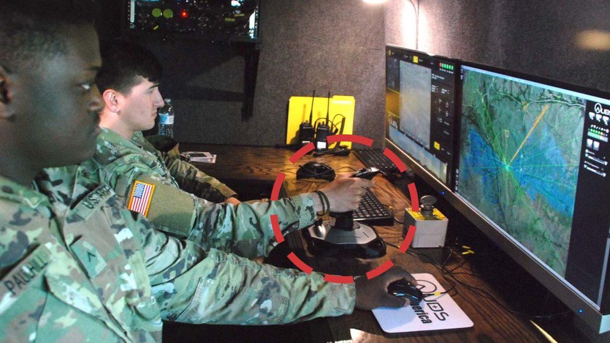 Oyun Koluyla Denizaltı Kontrol Etmek Aslında Amatörlük Değil: İşte ABD Ordusunun Aynı Yöntemle Kontrol Ettiği Devasa Araçlar