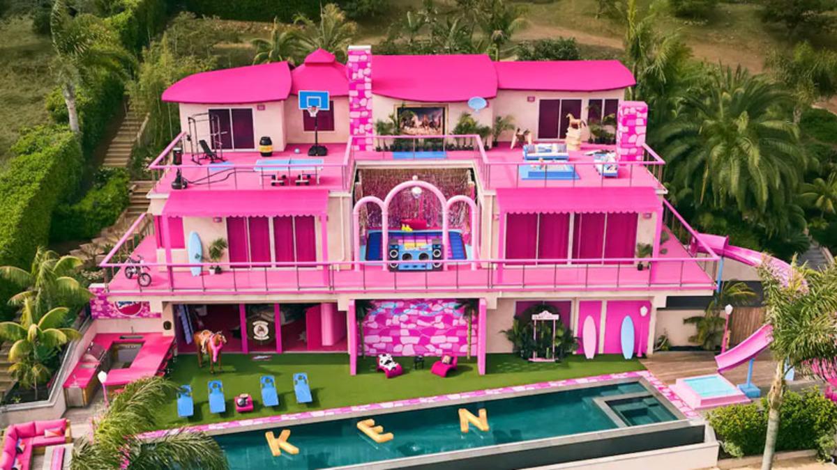 Barbie’nin Uğruna Pembe Boya Stoğu Biten Rüya Evi, Gerçek Hayatta İnşa Edildi: İki Gün Ücretsiz Kalınabilecek!