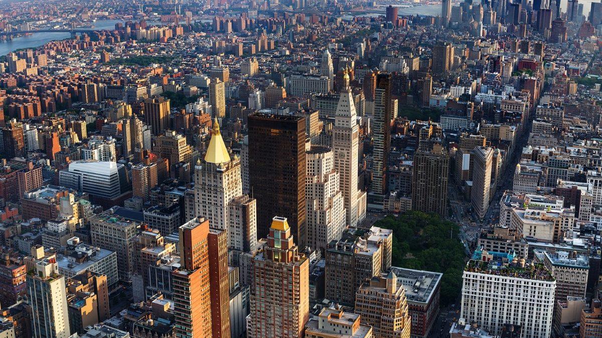 Amerikan Filmlerinde Gördüğümüz Bu Rögar Kapaklarının Altından Neden Buhar Çıkıyor?