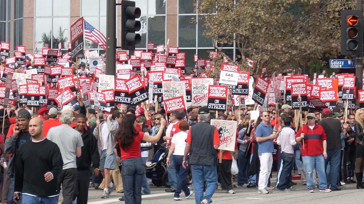 Hollywood’un Altını Üstüne Getiren ve Pek Çok Filmin Ertelenmesine Neden Olacak Grevler de Neyin Nesi?