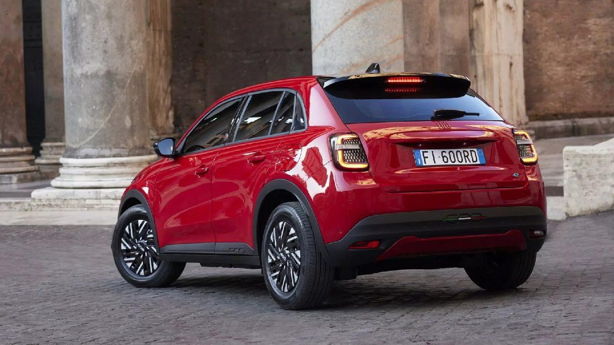 Fiat, Yeni Elektrikli Otomobili 600e’yi Tanıttı: İşte Özellikleri ve Fiyatı