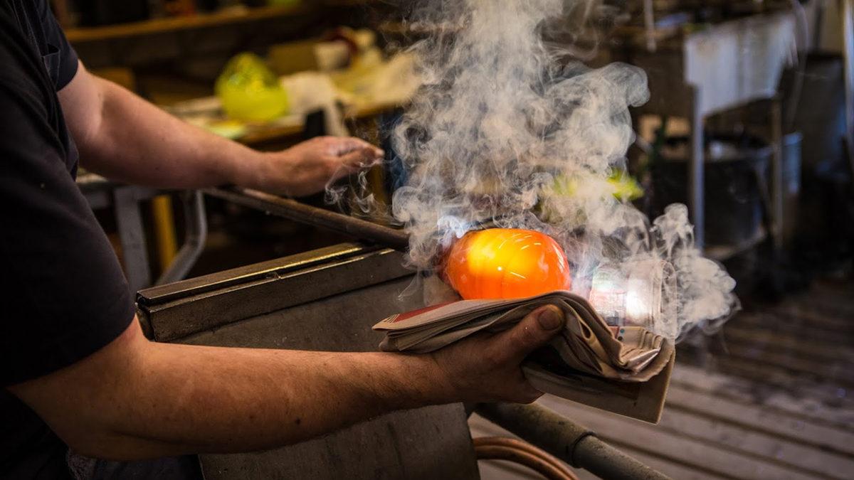 Neredeyse Tüm Katı Maddeler Opakken Cam Nasıl Saydam Olabiliyor?