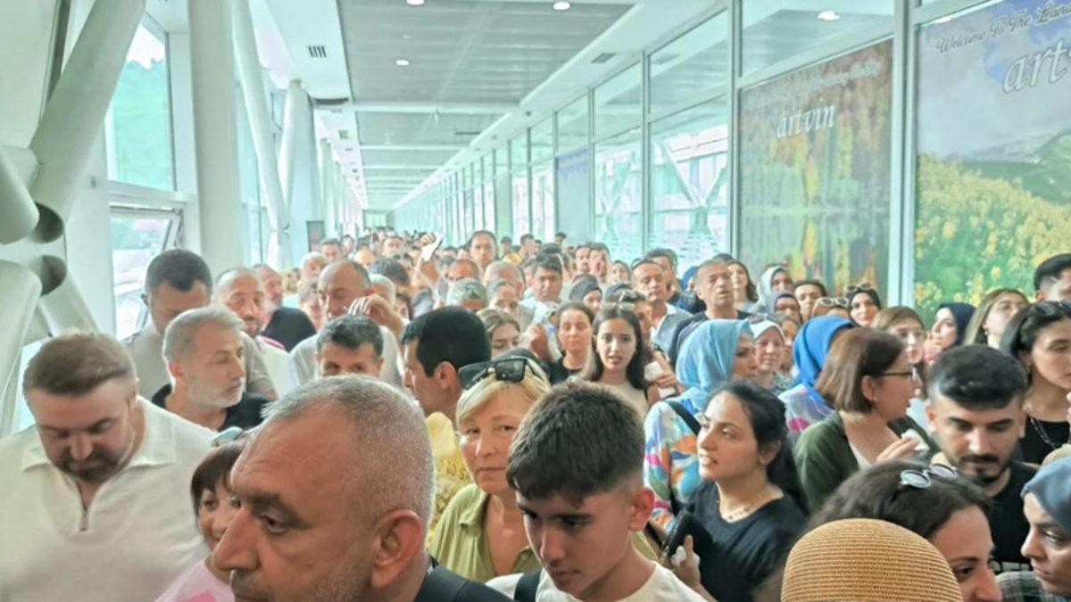 IMEI Kayıt Ücretine Gelen Zamdan Sonra Vatandaşlar, Sınır Kapılarına Hücum Etti