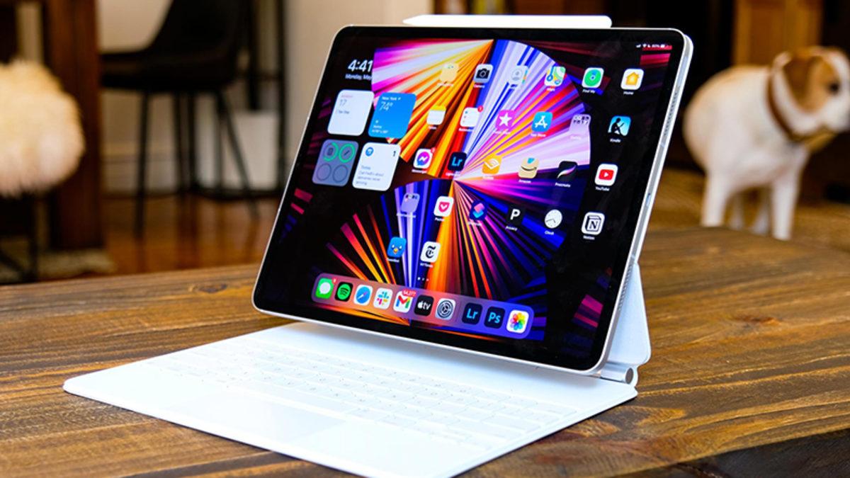 Apple’ın Önümüzdeki Yıl Üretimine Başlayacağı OLED iPad Pro’nun, OLED Ekranlı MacBook’u Geciktireceği İddia Edildi