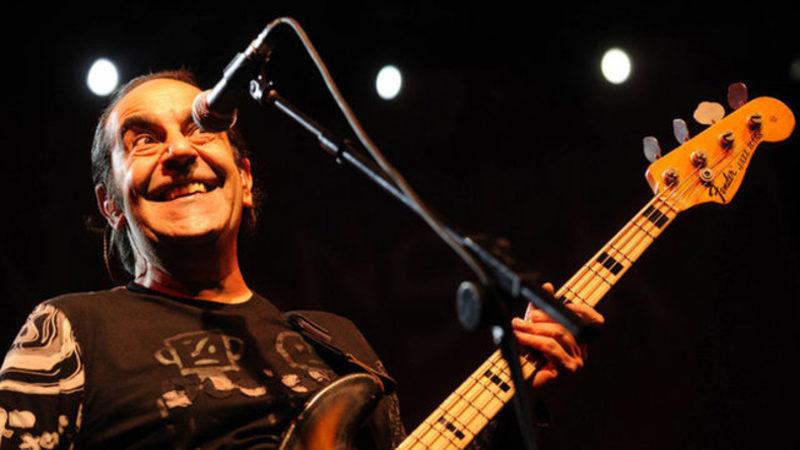 Sevilen Sanatçı Özkan Uğur Hayatını Kaybetti