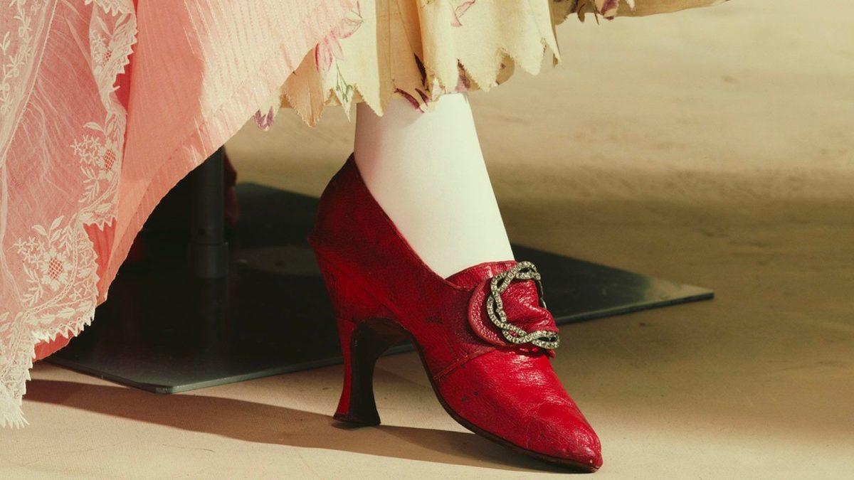 Bir Zamanlar Erkek Modasına Yön Veren Topuklu Ayakkabılar, Ne Oldu da Şimdilerde Kadınların Vazgeçilmezi Haline Geldi?
