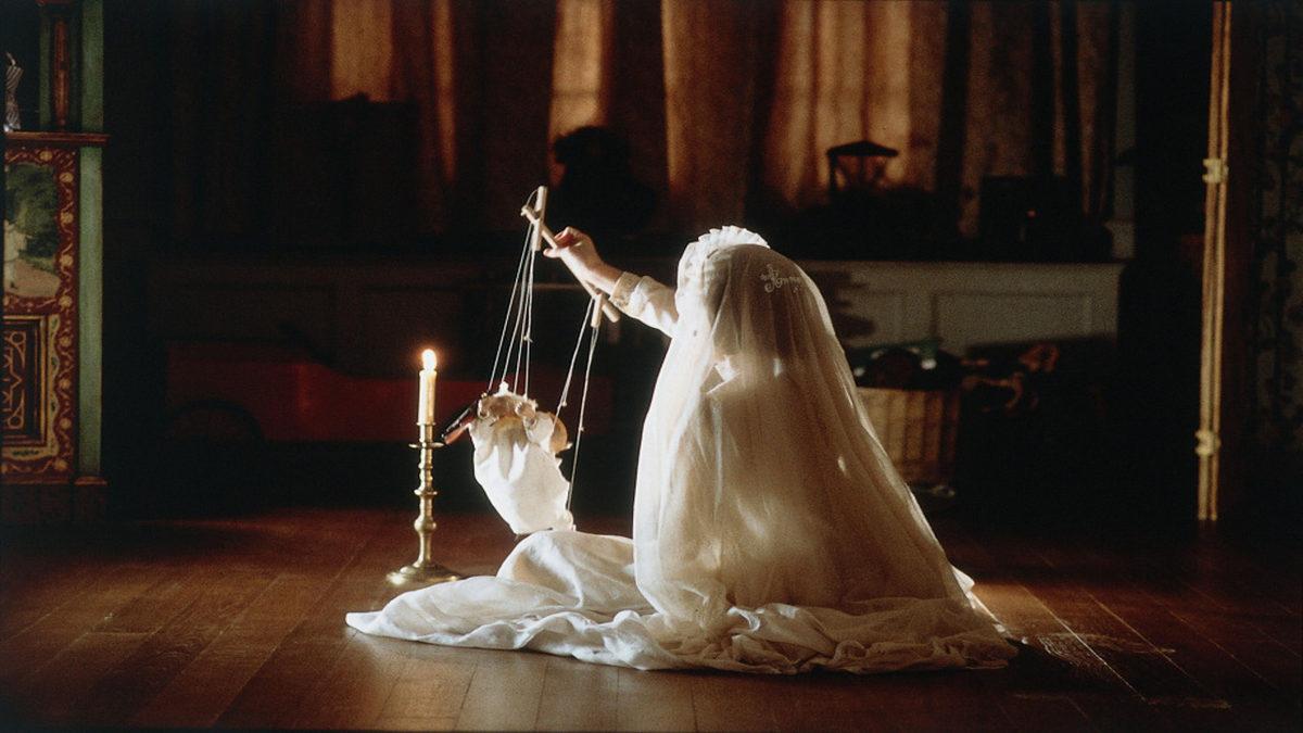 İzlerken Zamanın Su Gibi Akıp Gideceği Hayalet Temalı En İyi 13 Film: Hayır, Sadece Korku Türünde Değil