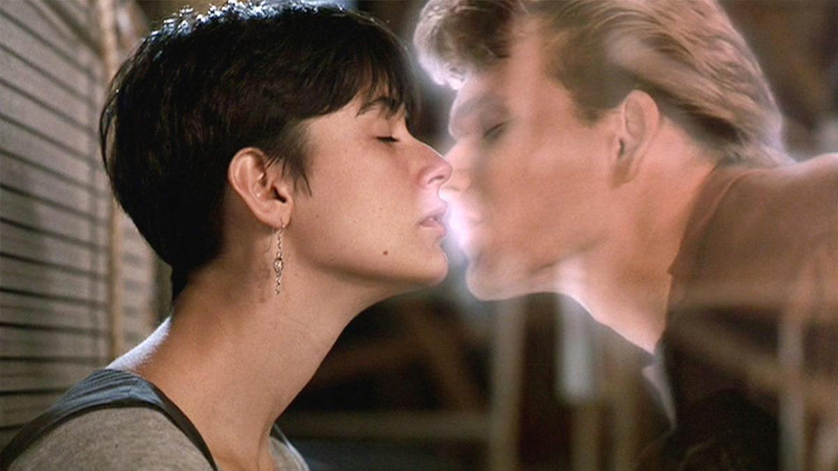 İzlerken Zamanın Su Gibi Akıp Gideceği Hayalet Temalı En İyi 13 Film: Hayır, Sadece Korku Türünde Değil