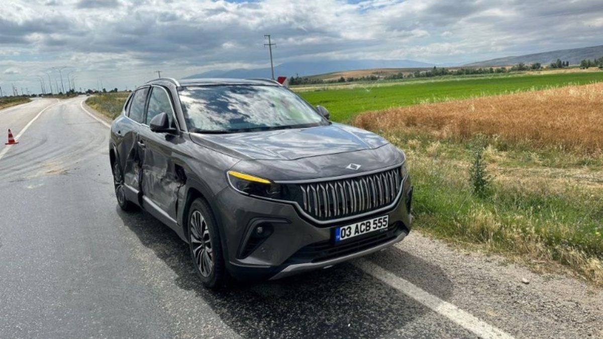 Togg, “Patpat” Olarak Bilinen Tarım Aracıyla Çarpıştı: Kaza Sonrası T10X’de Ciddi Hasar Oluştu